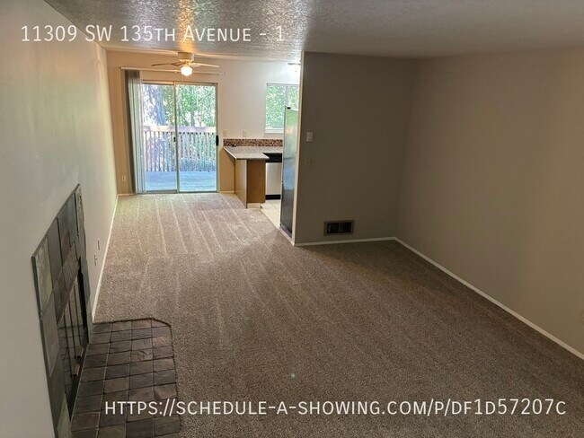 Foto del edificio - 3BD 2BA 1200 sqft w/ GARAGE, WD hook up, w...