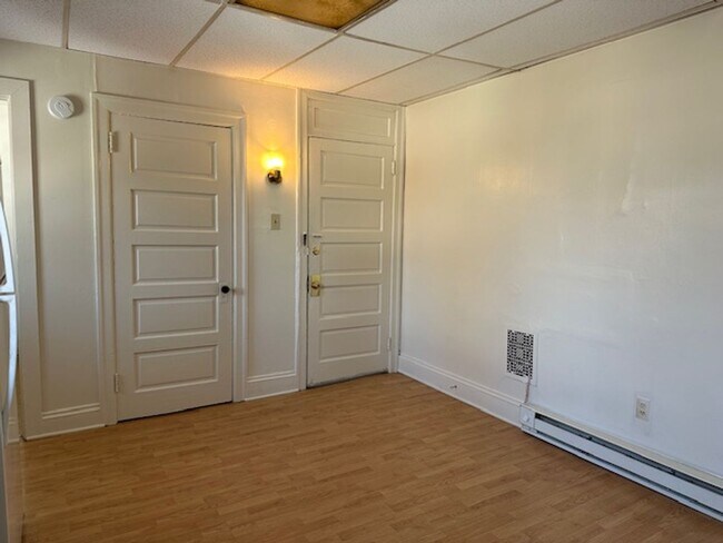 Building Photo - 209 9th St