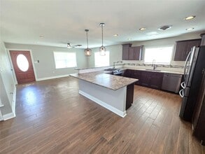 Building Photo - 1261 N Patterson Ave