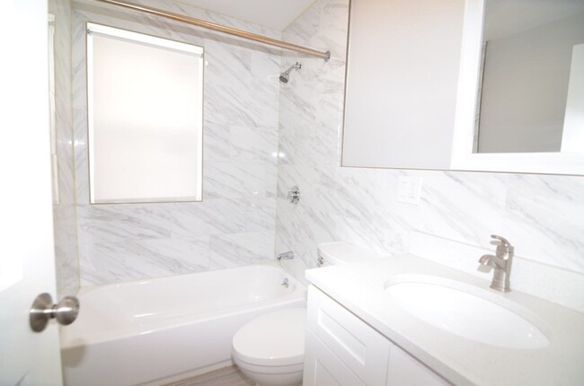 Building Photo - 513 Norwest Dr