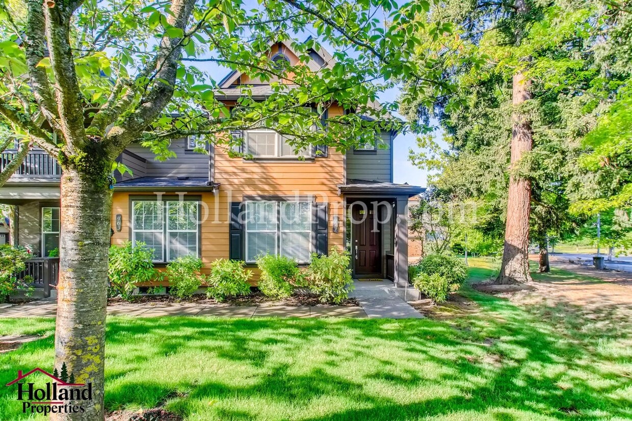 Beautiful Condo In Excellent Hillsboro Location! - Beautiful Condo In Excellent Hillsboro Location!