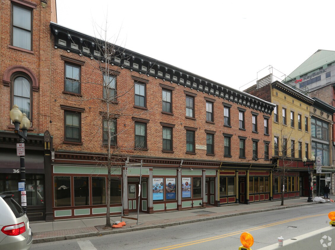 Foto principal - 48 S Pearl St