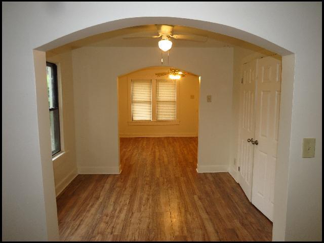 Foto del edificio - 3706 Edison Ave