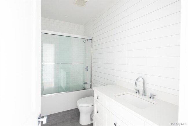 Foto del edificio - 123 Sterling Ave