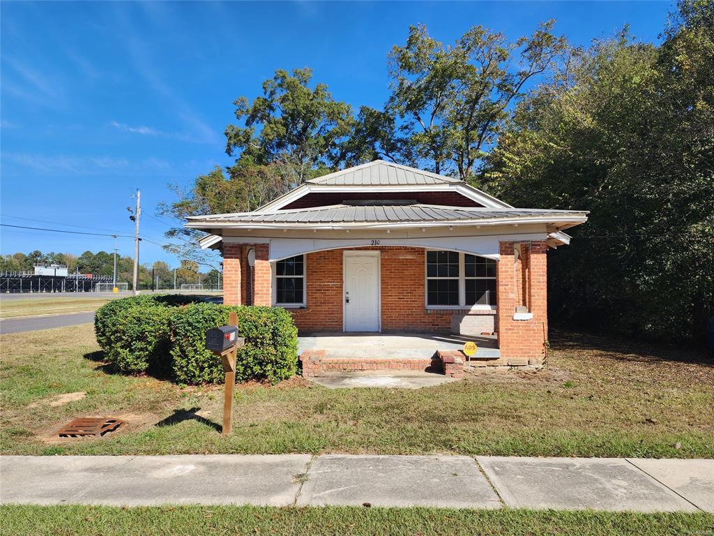 Primary Photo - 210 W Osceola St