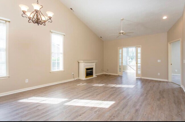 Building Photo - 3591 Forest Oaks Ln