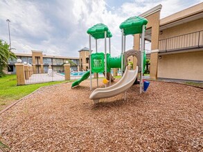Building Photo - 4645 N Socrum Loop Rd