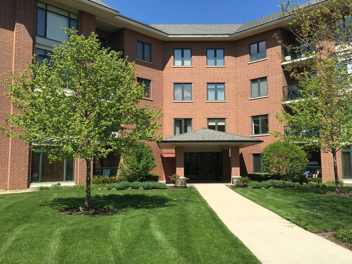Entrance - 875 E 22nd St