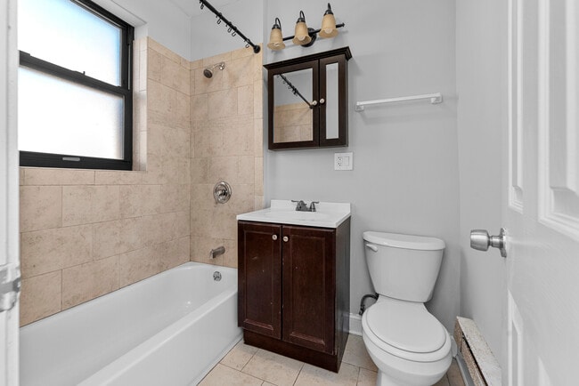 Building Photo - 3723 N Pine Grove Ave