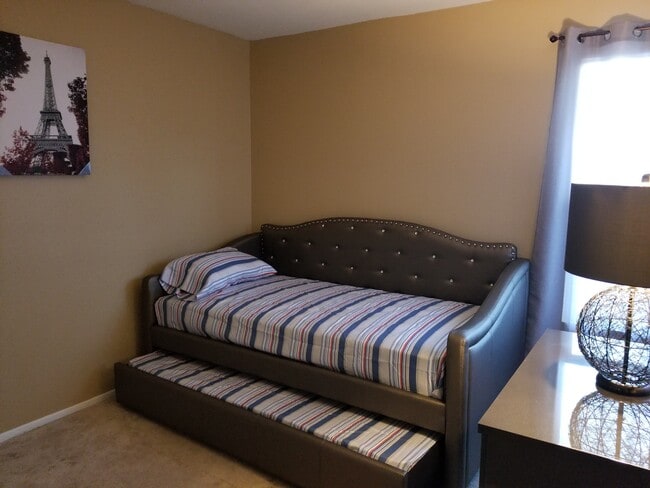 Bedroom 3 - 1211 E Carson St