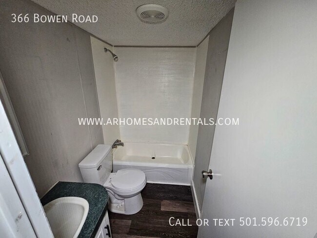 Building Photo - 366 Bowen Road | $1195 | 3 beds, 2 bath