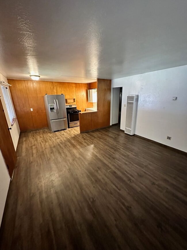 Building Photo - 1BR Apartment available for a long term, n...