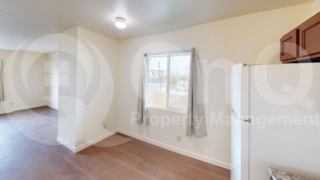 Foto del edificio - 729 E Hazel Dr