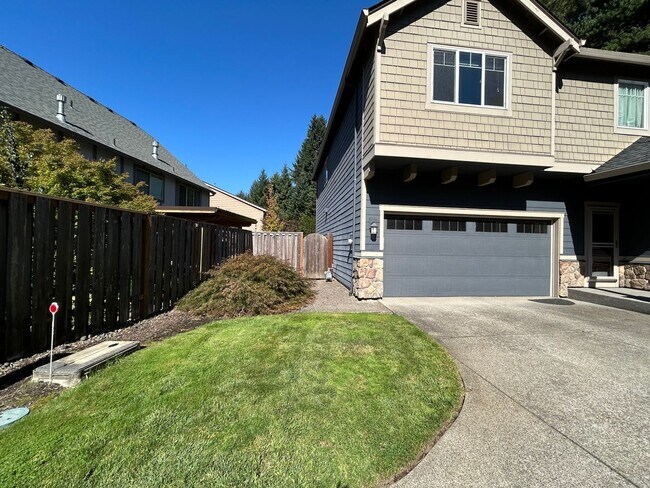 Foto del edificio - Gorgeous 4 Bed, 2.5 Bath Spacious House!