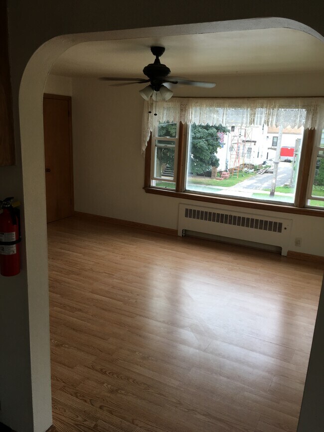 708 Marshall St Unit 708 Marshall St 3, Manitowoc, WI 54220