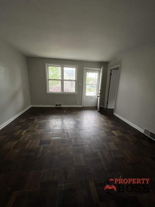 Foto del edificio - 4734 Johnson Ave