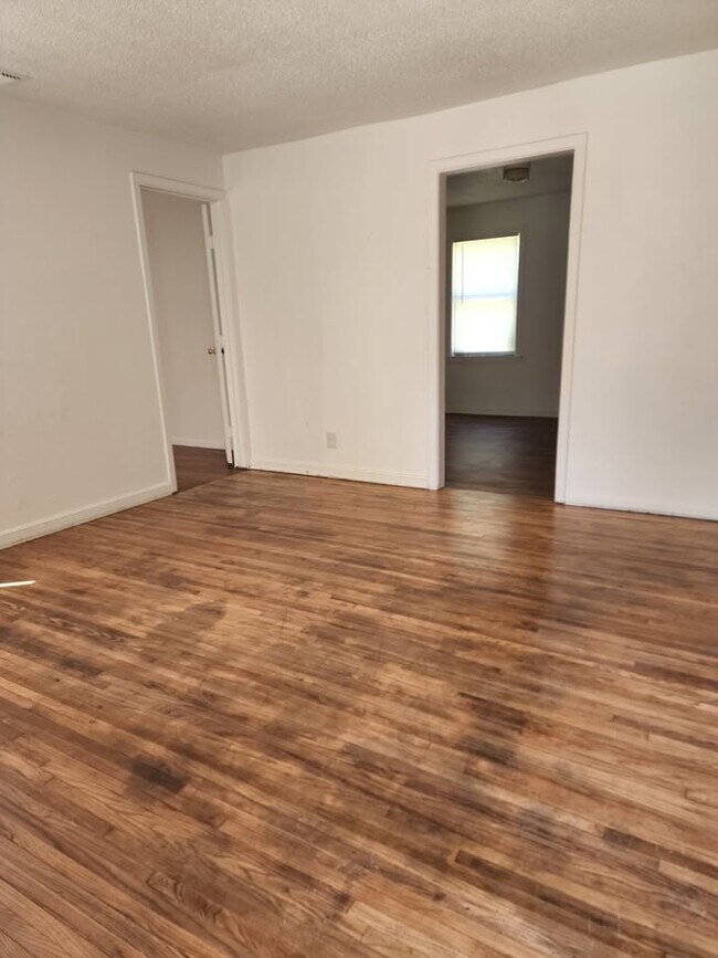 Foto del edificio - 1213 E Shaw St