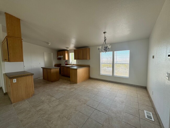 Building Photo - Manufactured Home in Lucerne Valley