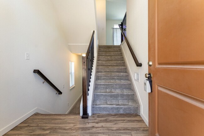 Foto del edificio - Move-In Ready Home in Desirable Banning Lewis Ranch!!