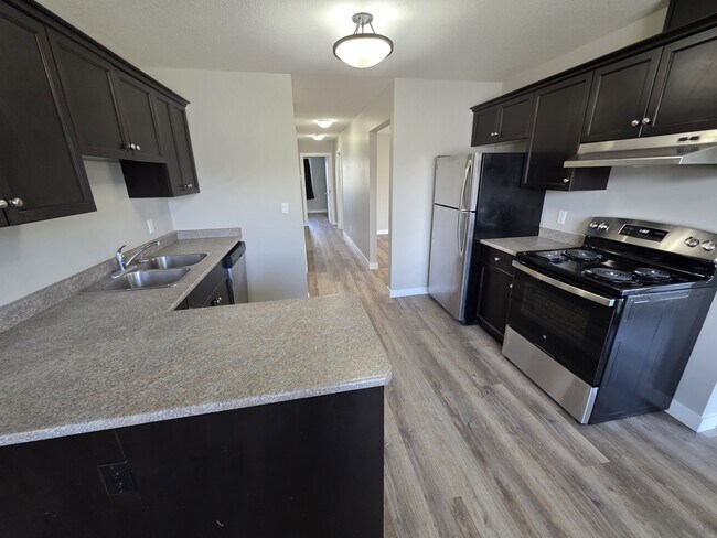 Photo du bâtiment - 9707-9799 99 Ave