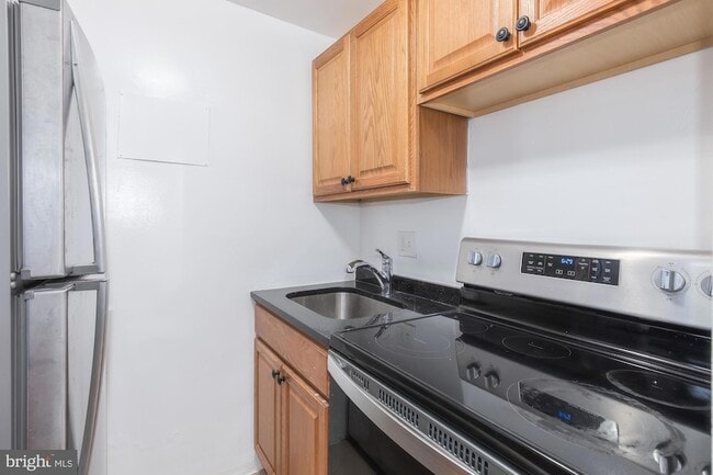 Building Photo - 2141 I St NW