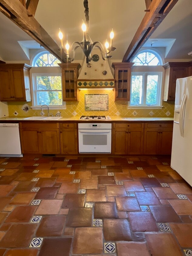 Foto principal - 289 White Bridge Rd