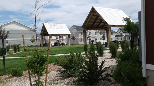 Building Photo - 444 S Fox Chase Ln