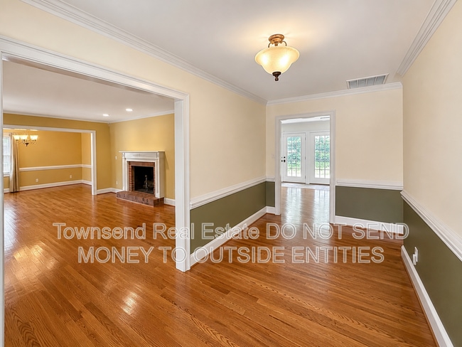 Building Photo - 342 Devane St