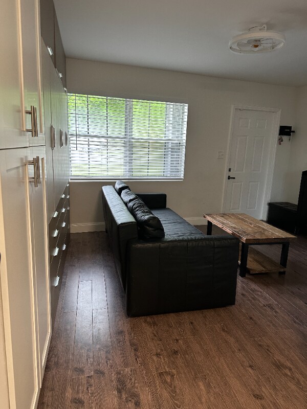 Foto principal - 6104 Cresthaven Ct