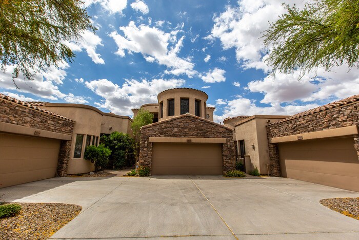 Foto principal - 7445 E Eagle Crest Dr