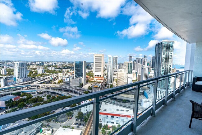 Foto del edificio - 90 SW 3rd St