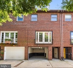 Building Photo - 778 S Front St