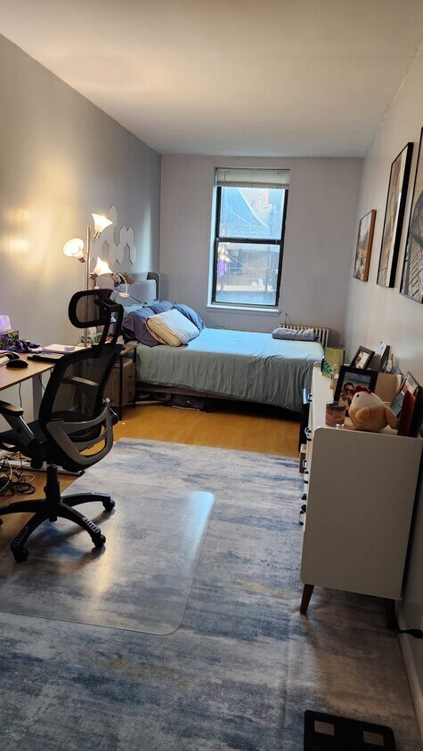 Foto del edificio - 251 W 73rd St