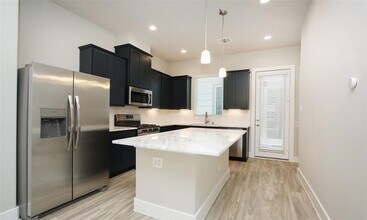 Building Photo - 9012 Lonestar River Ln