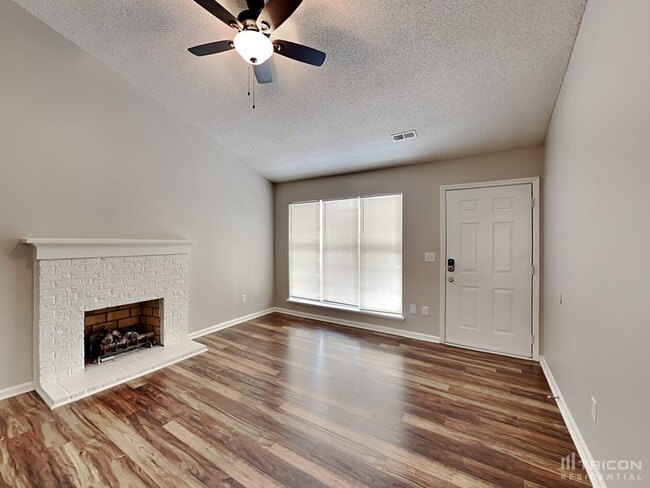 Building Photo - 102 Coventry Dr