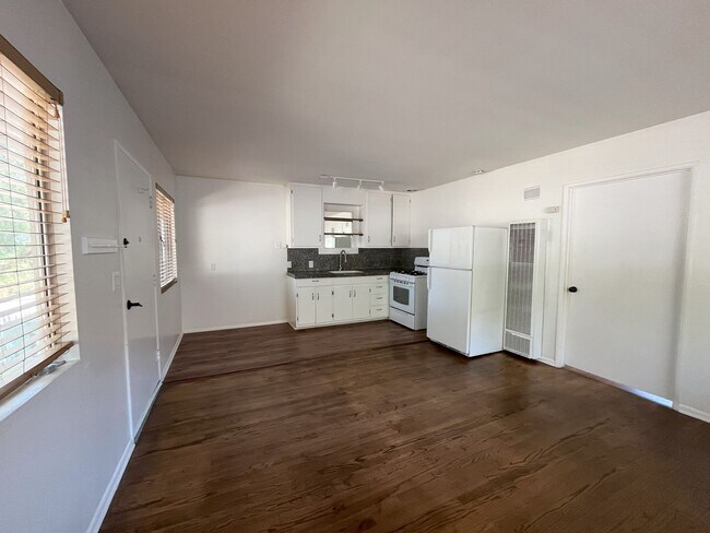 Foto del edificio - 620 S Kalmia St