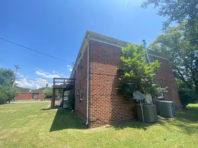 Foto del edificio - 411 Elm Ave