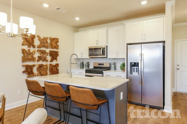 Building Photo - 15 Beautyberry St