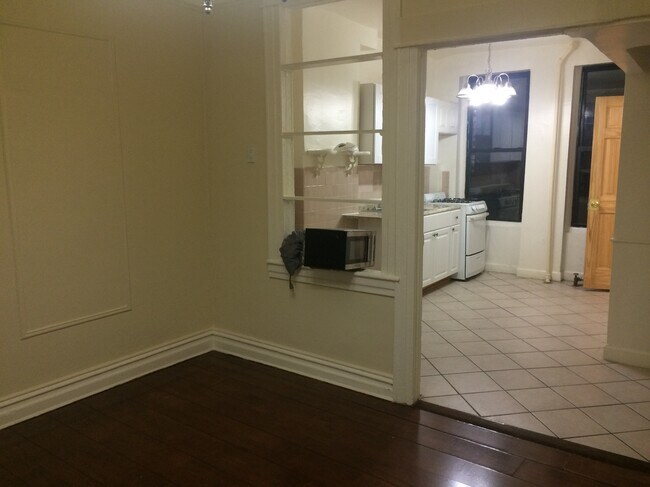 Foto del edificio - 3243 48th St