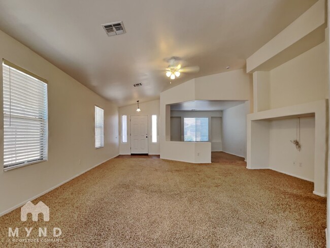 Foto del edificio - 13617 W Peck Ct