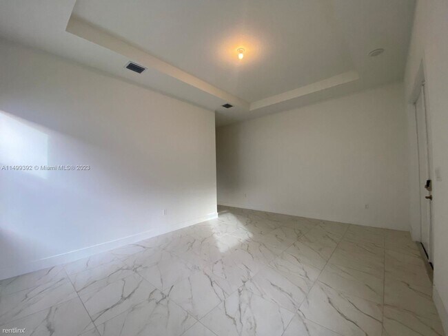 Building Photo - 3 br, 2.5 bath House - 4574 SW 173rd Ave # 0