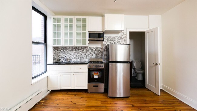 Foto del edificio - 2 br, 1 bath Apartment - 310 S 4th St Apt 2