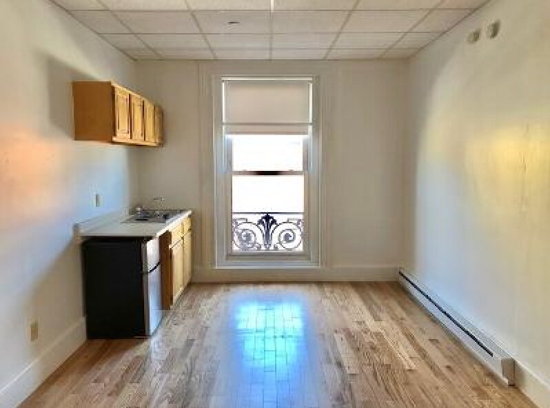 Primary Photo - 410 Beacon St