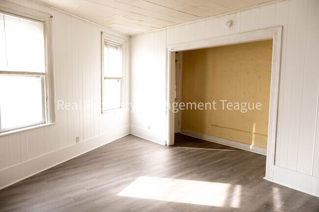 Building Photo - 10 Hurlbut Street ( Goldenview LLC)