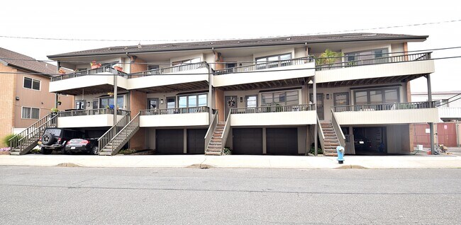 Building Photo - 817 Shore Rd