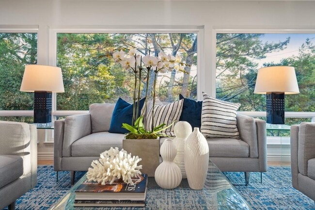 Building Photo - 3811 Farm Hill Blvd