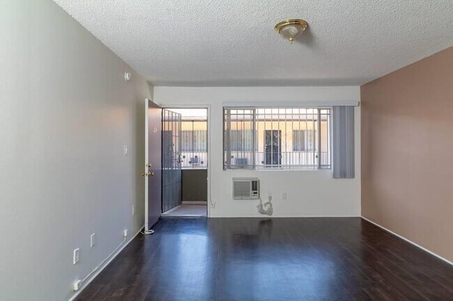 Building Photo - 707 Marr St