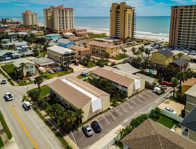 Foto del edificio - Walk to the Atlantic Ocean! Only one left!!