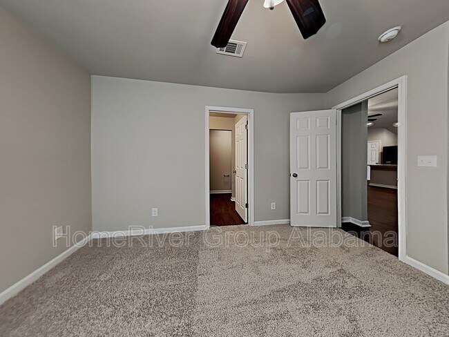 Building Photo - 16363 Creek Dr