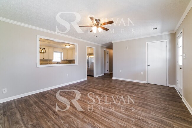 Building Photo - Enjoy One-Level Living